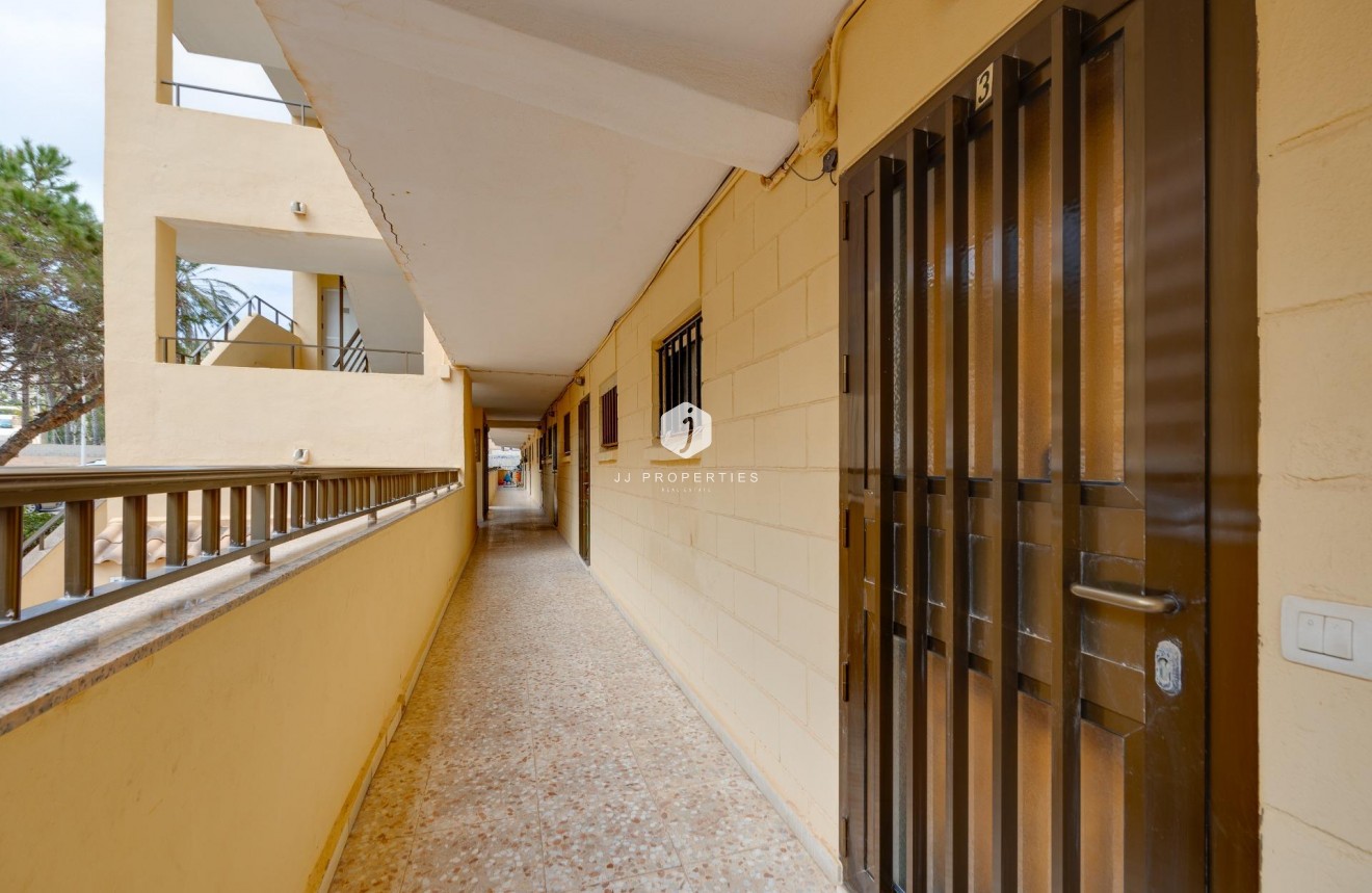 Z drugiej ręki - Mieszkanie w bloku -
Torrevieja - Cabo cervera