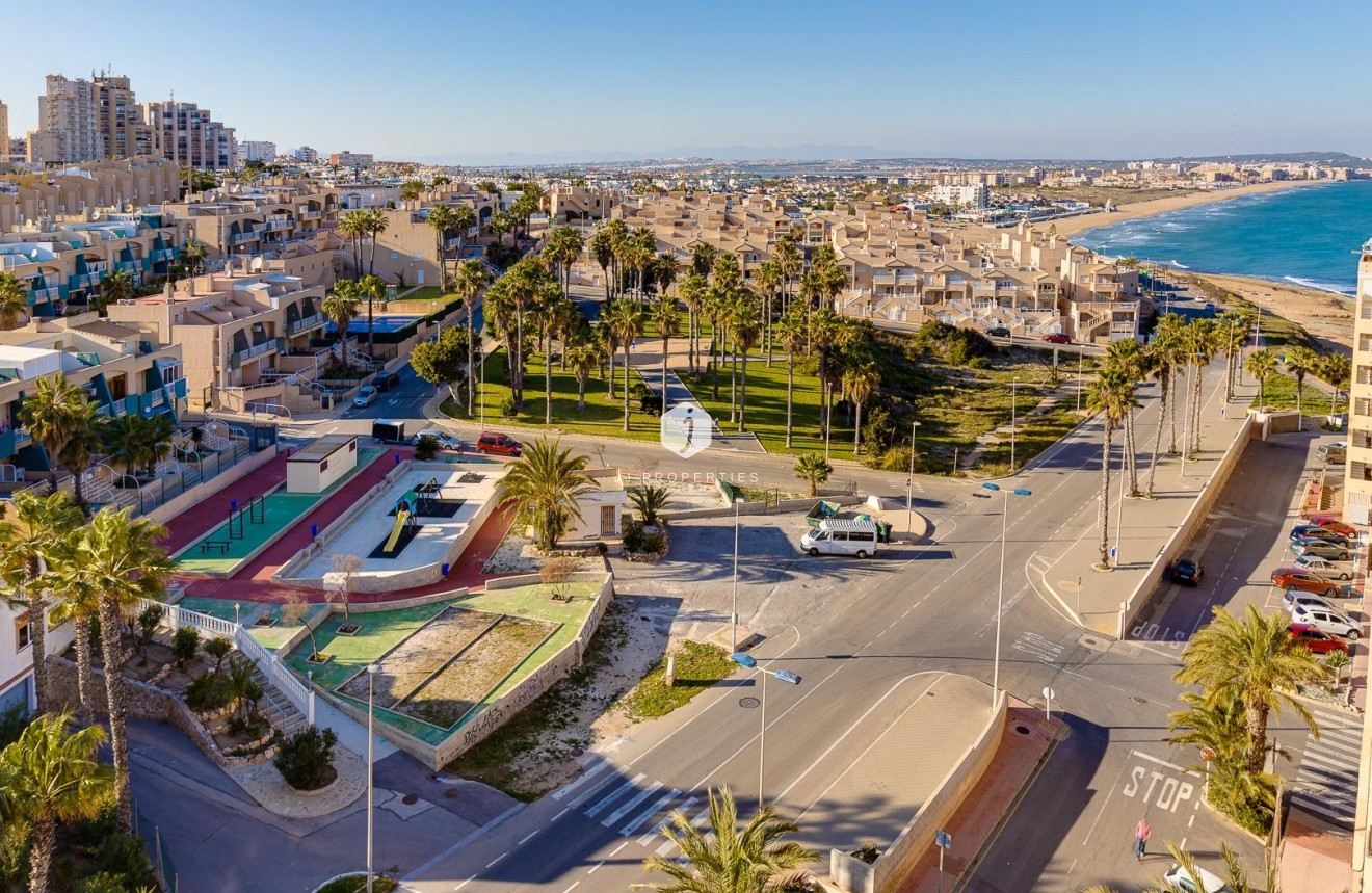 Z drugiej ręki - Mieszkanie w bloku -
Torrevieja - Cabo cervera