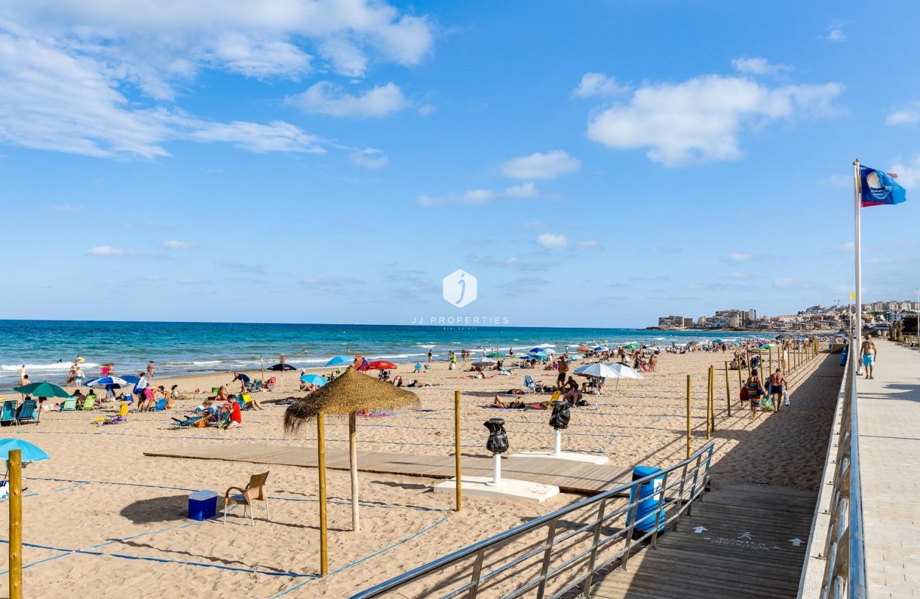 Z drugiej ręki - Mieszkanie w bloku -
Torrevieja - Cabo cervera