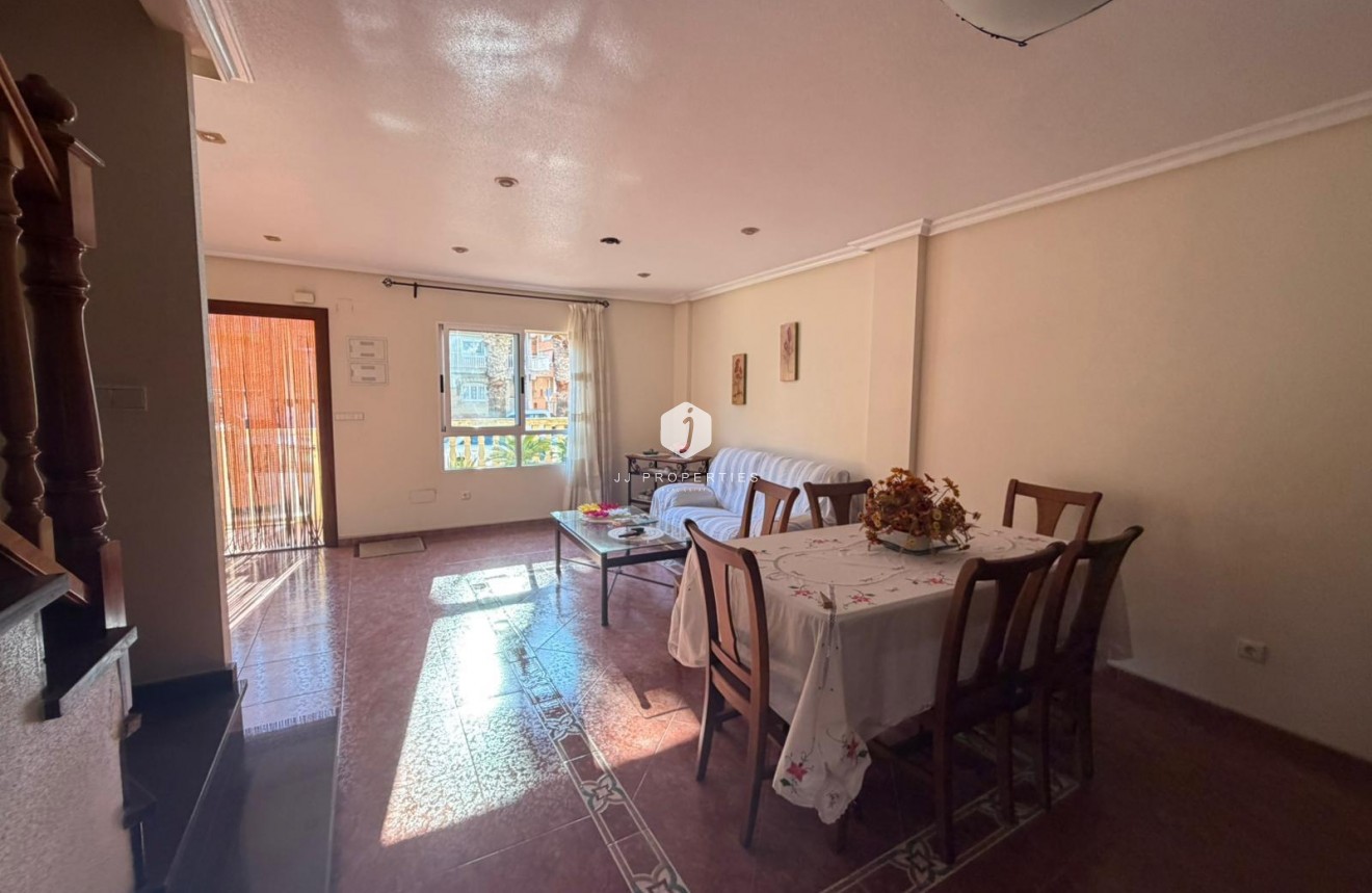 Resale - Chalet -
Guardamar del Segura - Pueblo