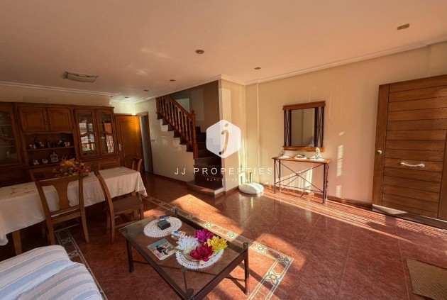 Resale - Chalet -
Guardamar del Segura - Pueblo