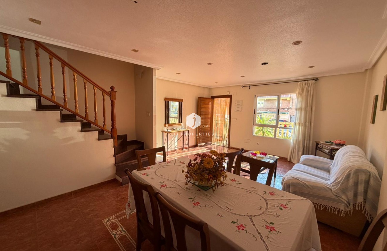 Resale - Chalet -
Guardamar del Segura - Pueblo