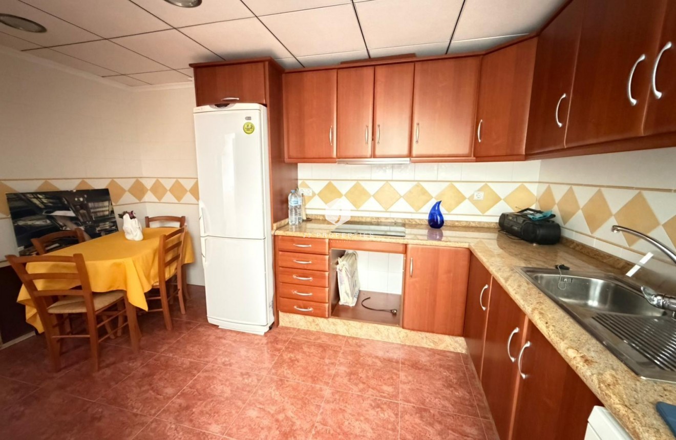 Resale - Chalet -
Guardamar del Segura - Pueblo