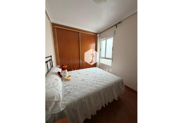 Resale - Chalet -
Guardamar del Segura - Pueblo