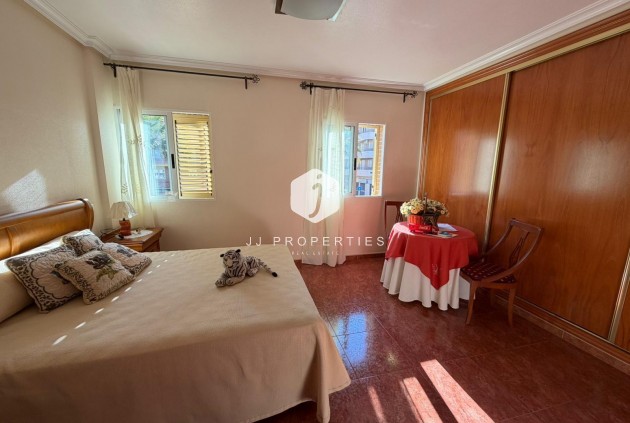 Resale - Chalet -
Guardamar del Segura - Pueblo