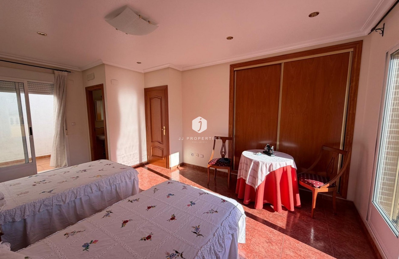 Resale - Chalet -
Guardamar del Segura - Pueblo