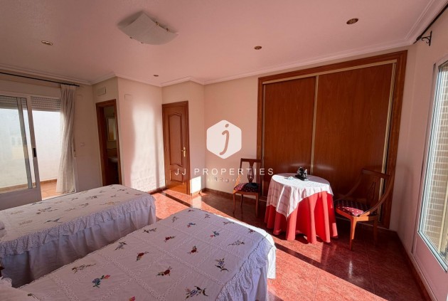 Resale - Chalet -
Guardamar del Segura - Pueblo