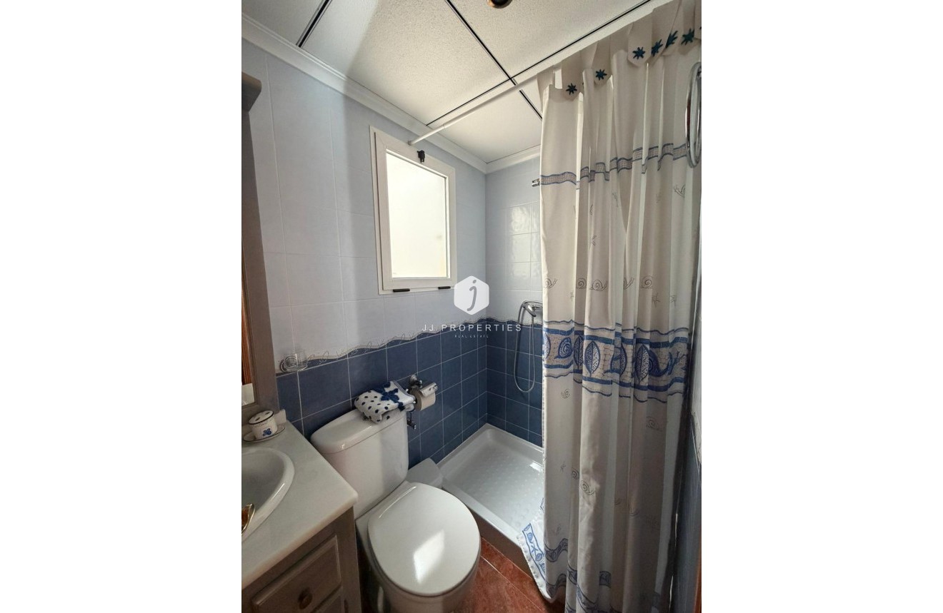 Resale - Chalet -
Guardamar del Segura - Pueblo