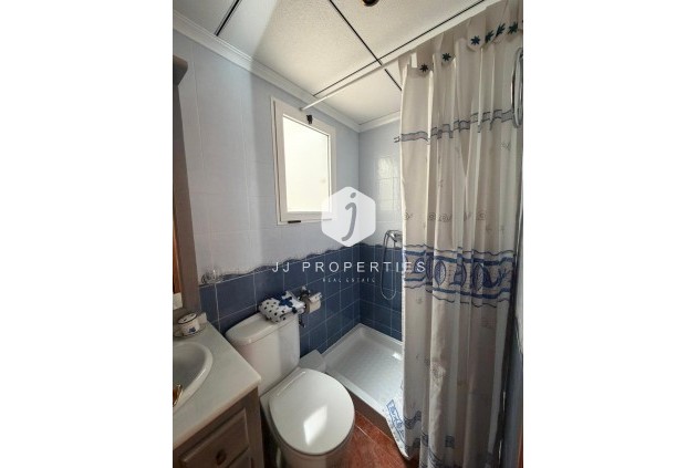 Resale - Chalet -
Guardamar del Segura - Pueblo