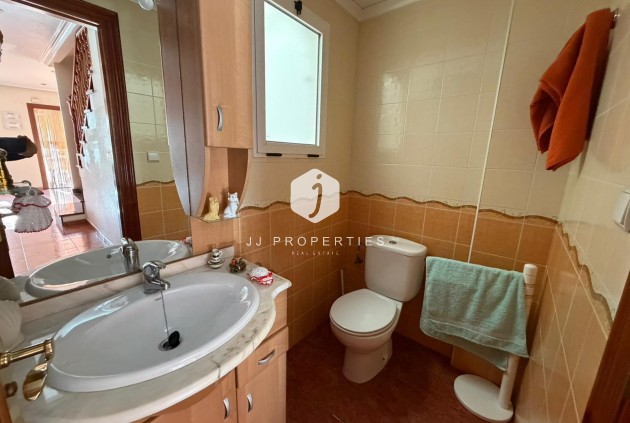 Resale - Chalet -
Guardamar del Segura - Pueblo