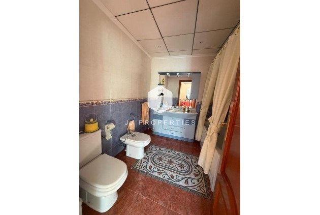 Resale - Chalet -
Guardamar del Segura - Pueblo