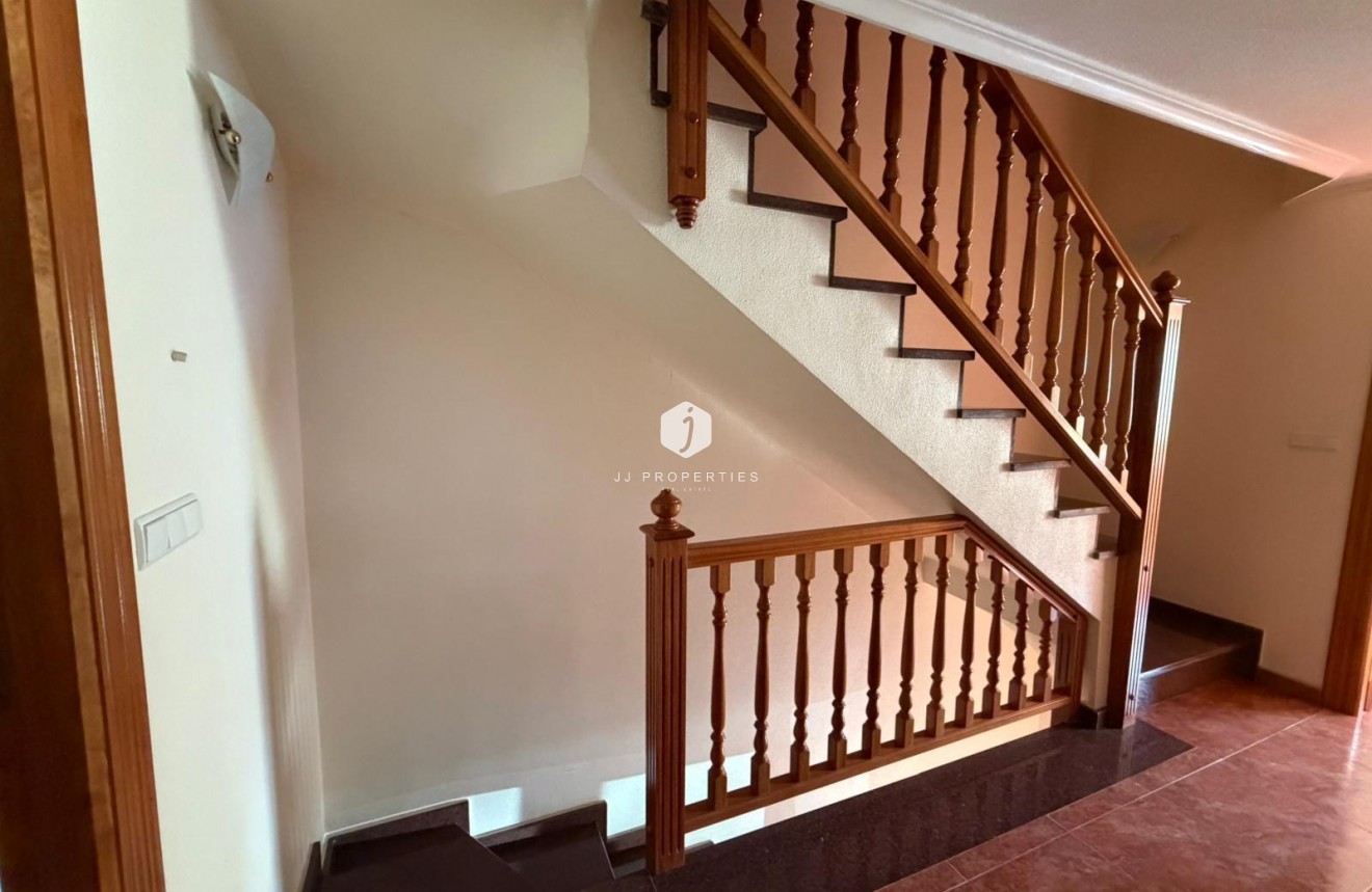 Resale - Chalet -
Guardamar del Segura - Pueblo