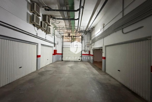 Resale - Chalet -
Guardamar del Segura - Pueblo