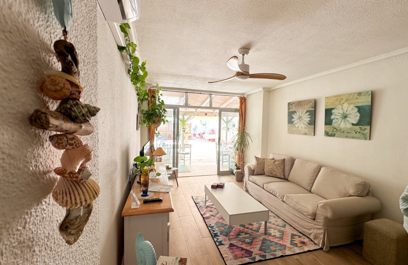 Resale - Apartment / flat -
Torrevieja - Costa Blanca