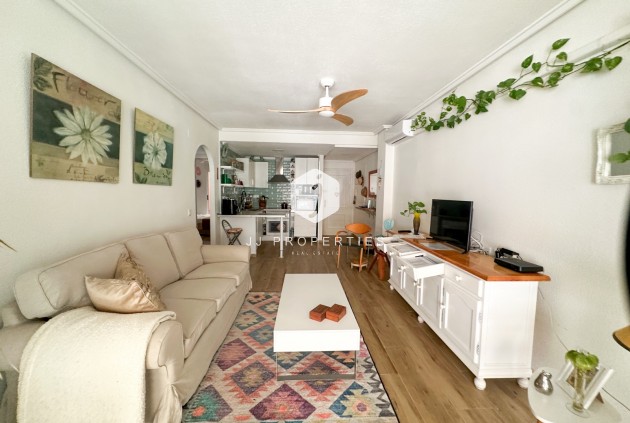 Resale - Apartment / flat -
Torrevieja - Costa Blanca