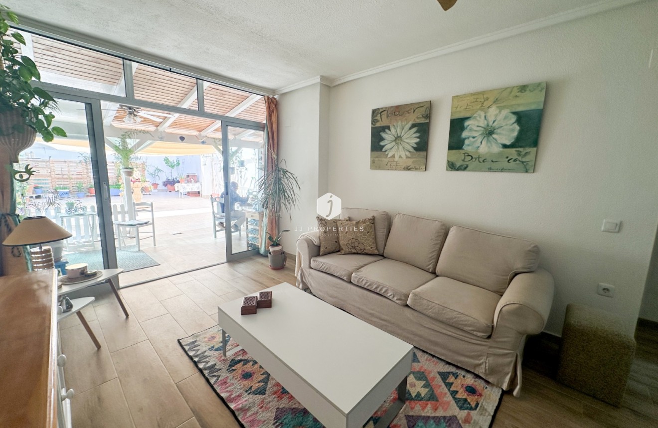 Resale - Apartment / flat -
Torrevieja - Costa Blanca