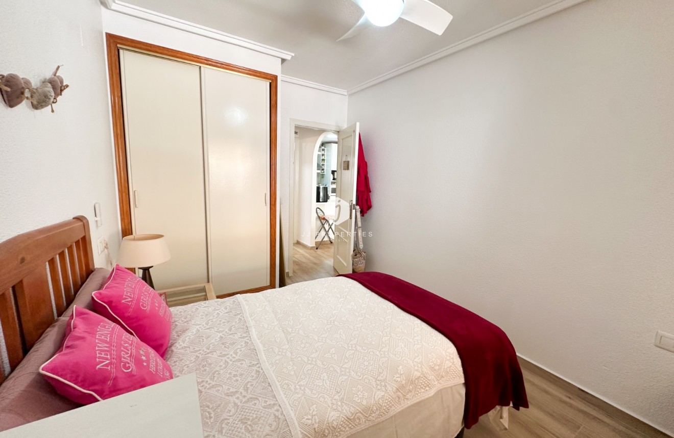 Resale - Apartment / flat -
Torrevieja - Costa Blanca