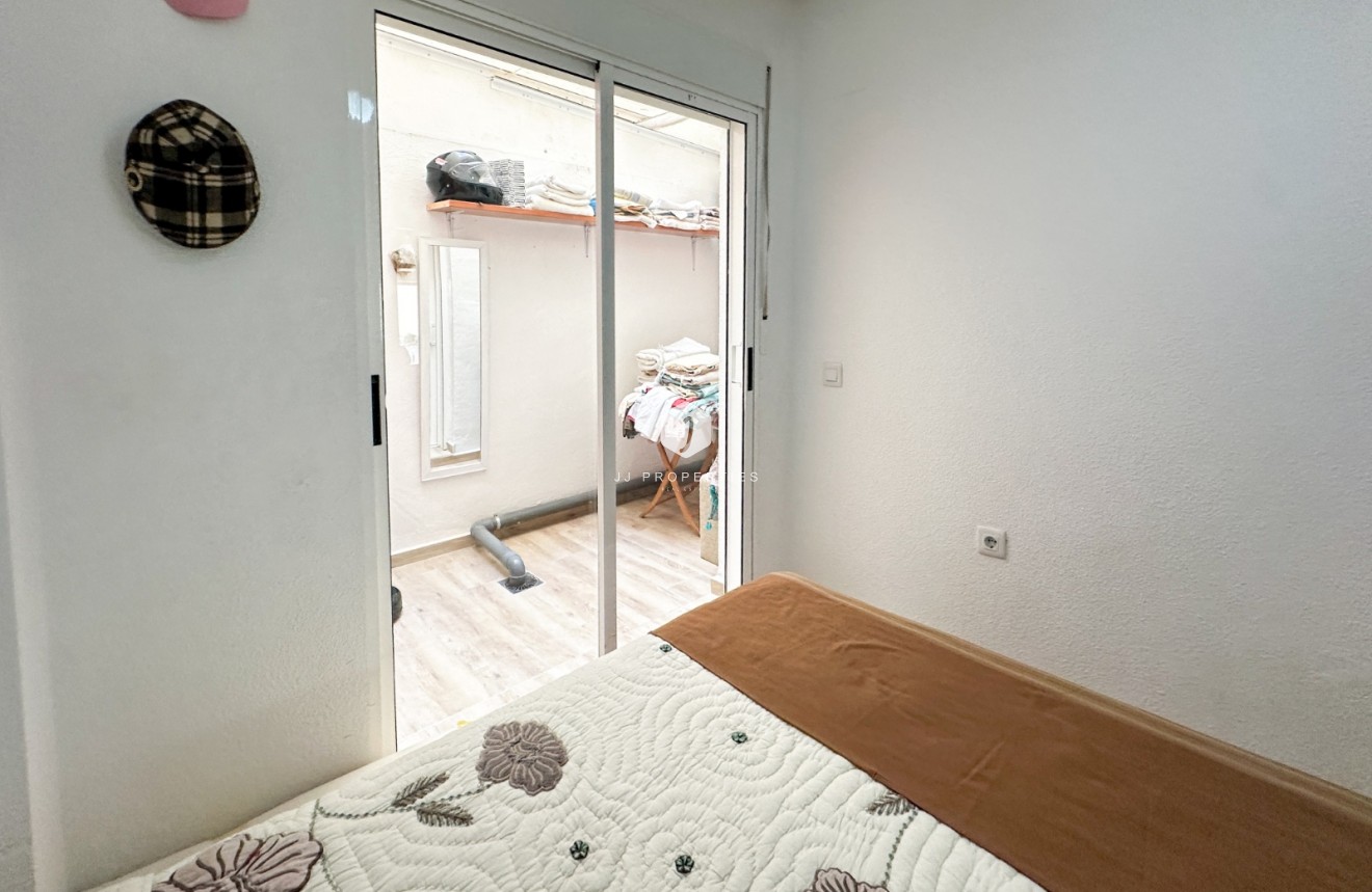 Resale - Apartment / flat -
Torrevieja - Costa Blanca