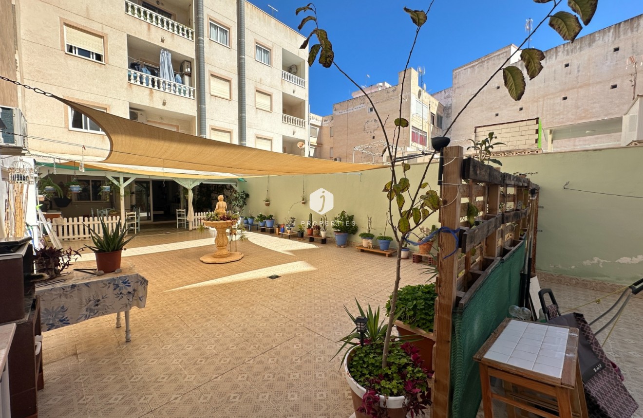 Resale - Apartment / flat -
Torrevieja - Costa Blanca