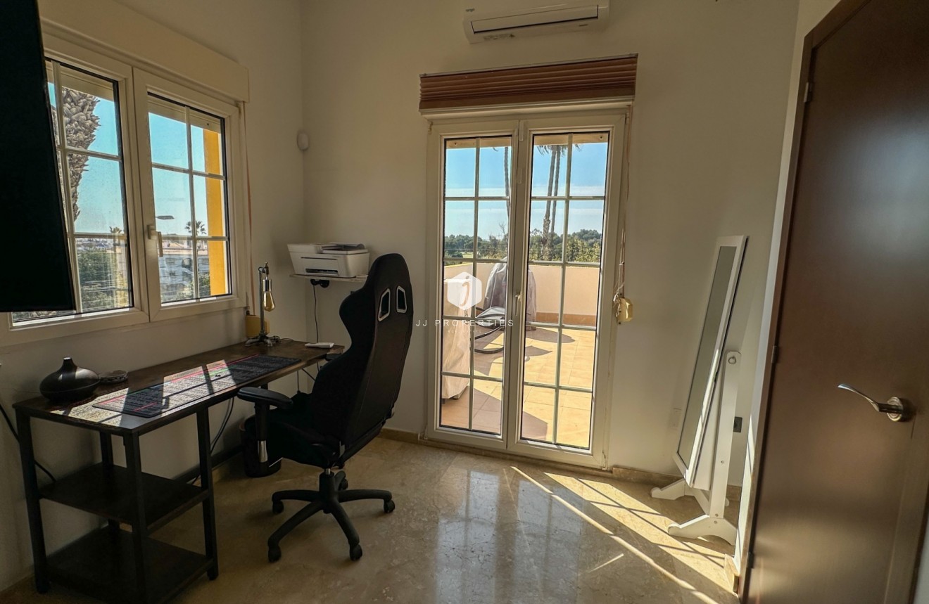 Resale - Duplex -
Orihuela Costa - Costa Blanca