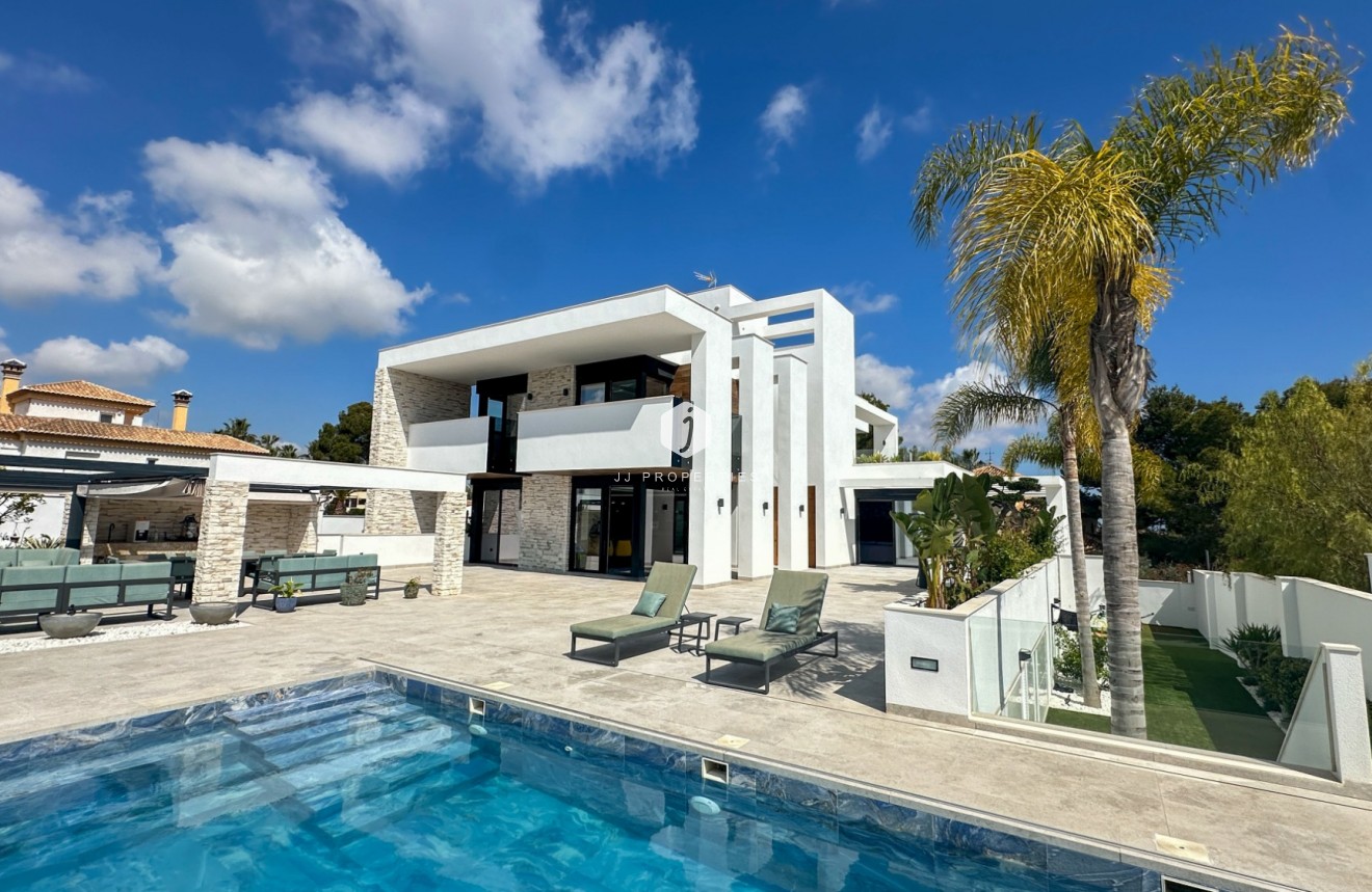 Aus zweiter Hand - Villa -
Orihuela Costa - Costa Blanca