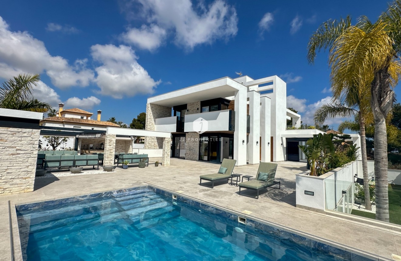 Aus zweiter Hand - Villa -
Orihuela Costa - Costa Blanca