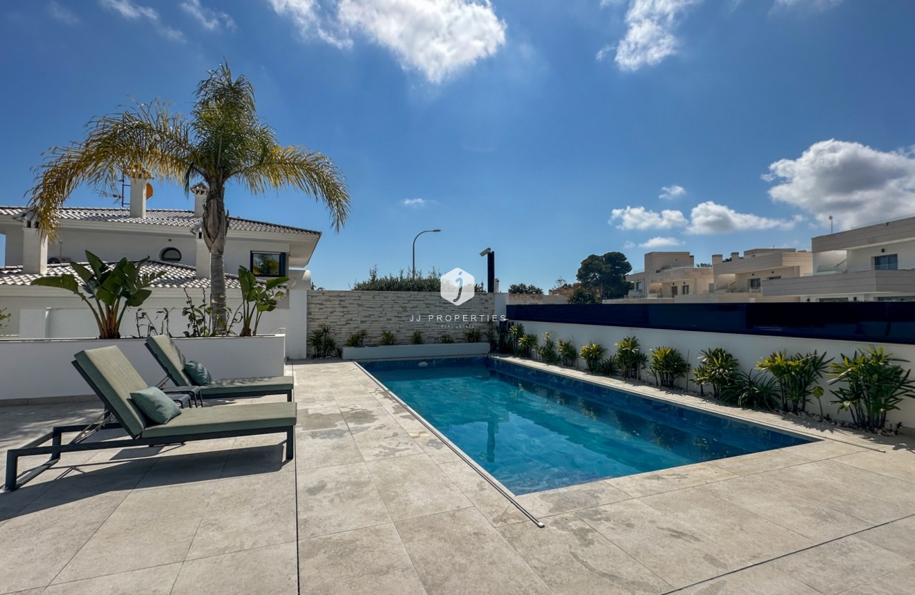 Aus zweiter Hand - Villa -
Orihuela Costa - Costa Blanca