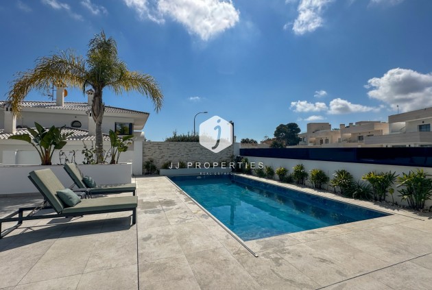 Aus zweiter Hand - Villa -
Orihuela Costa - Costa Blanca