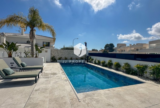 Aus zweiter Hand - Villa -
Orihuela Costa - Costa Blanca