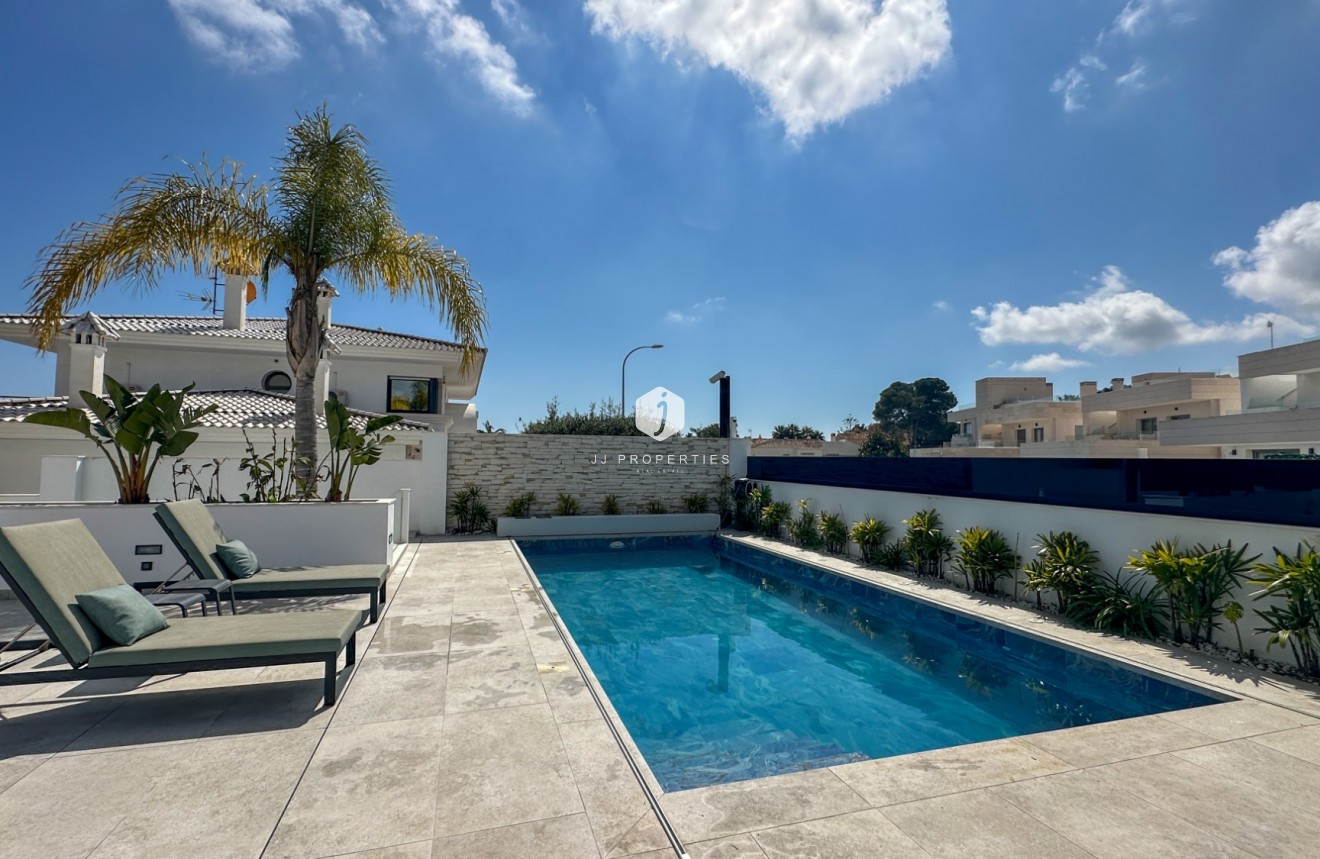 Aus zweiter Hand - Villa -
Orihuela Costa - Costa Blanca