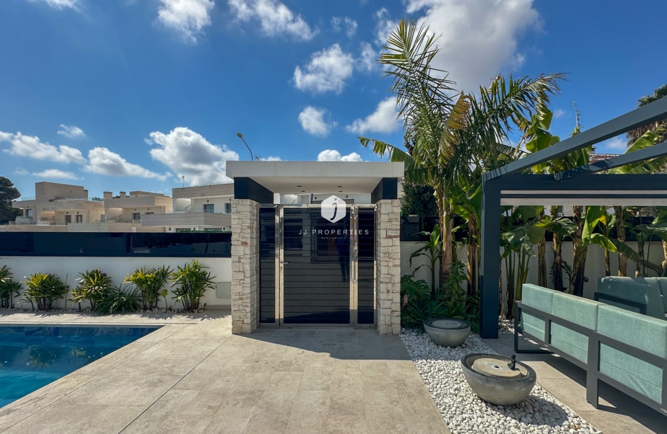 Aus zweiter Hand - Villa -
Orihuela Costa - Costa Blanca