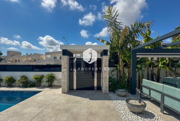 Aus zweiter Hand - Villa -
Orihuela Costa - Costa Blanca