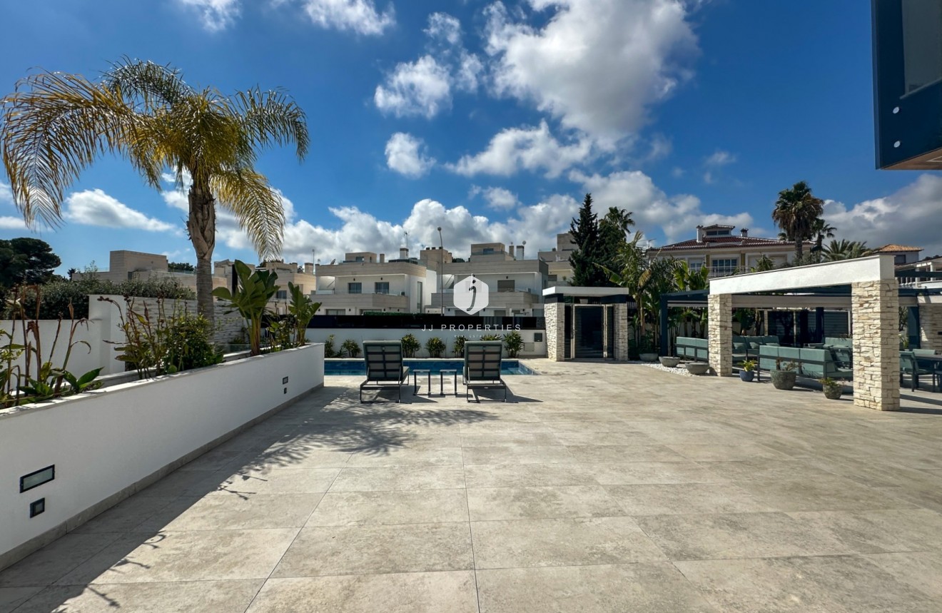 Aus zweiter Hand - Villa -
Orihuela Costa - Costa Blanca