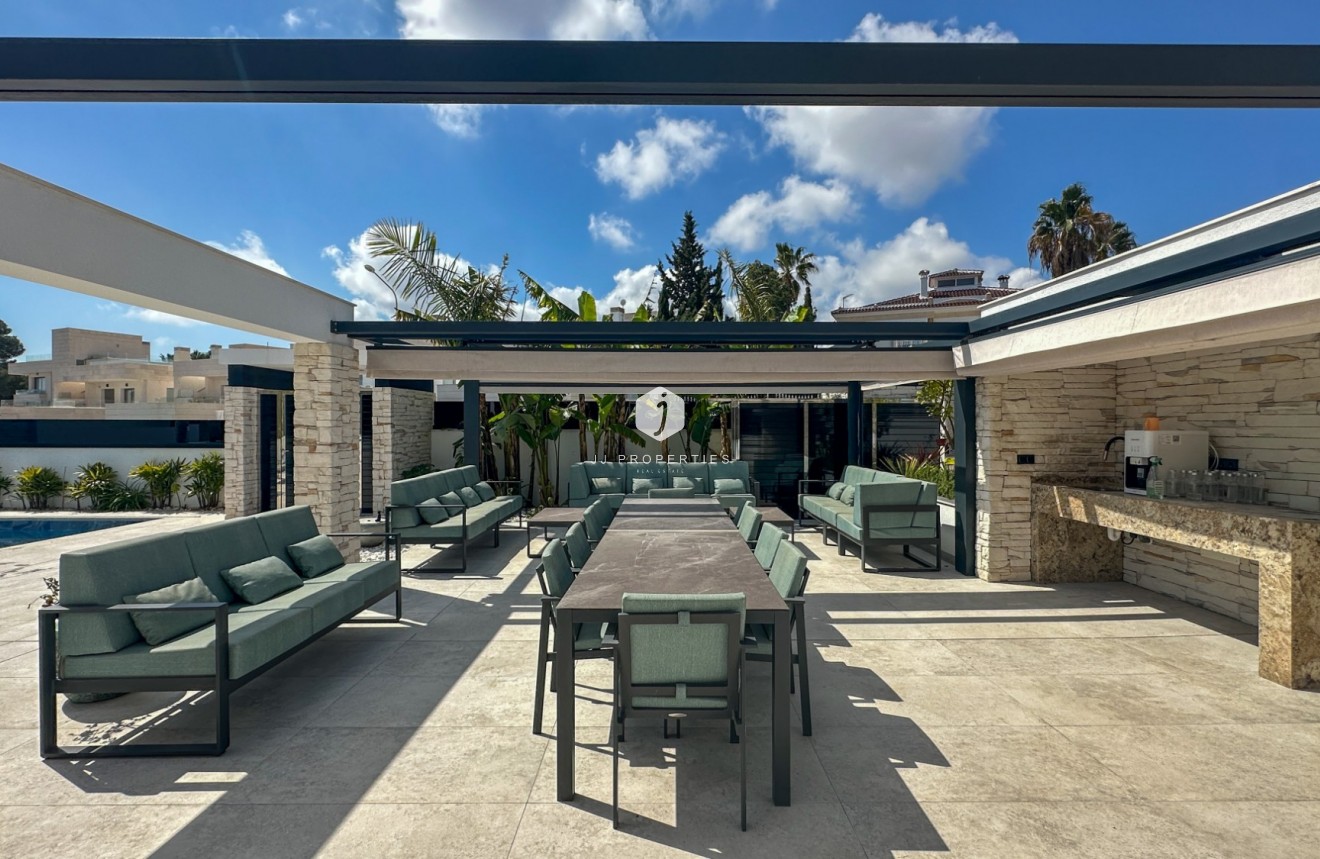 Aus zweiter Hand - Villa -
Orihuela Costa - Costa Blanca