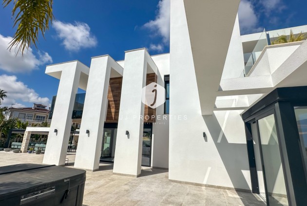 Aus zweiter Hand - Villa -
Orihuela Costa - Costa Blanca