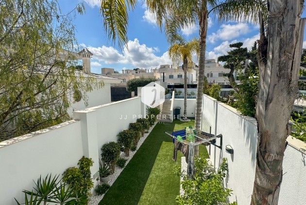 Aus zweiter Hand - Villa -
Orihuela Costa - Costa Blanca