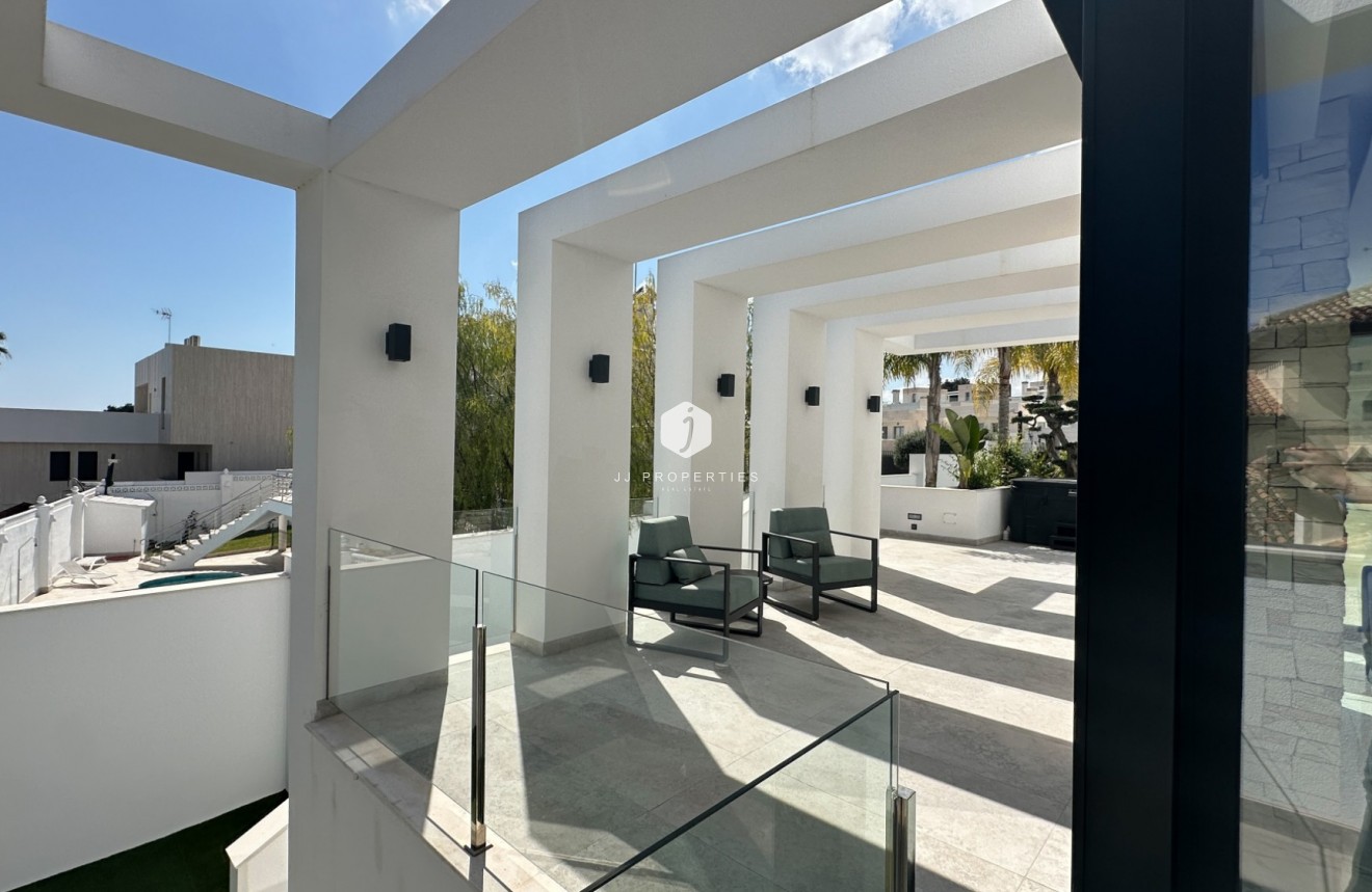 Aus zweiter Hand - Villa -
Orihuela Costa - Costa Blanca