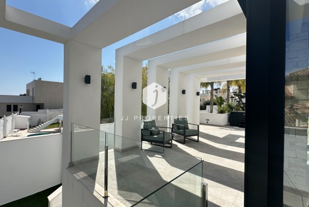 Aus zweiter Hand - Villa -
Orihuela Costa - Costa Blanca