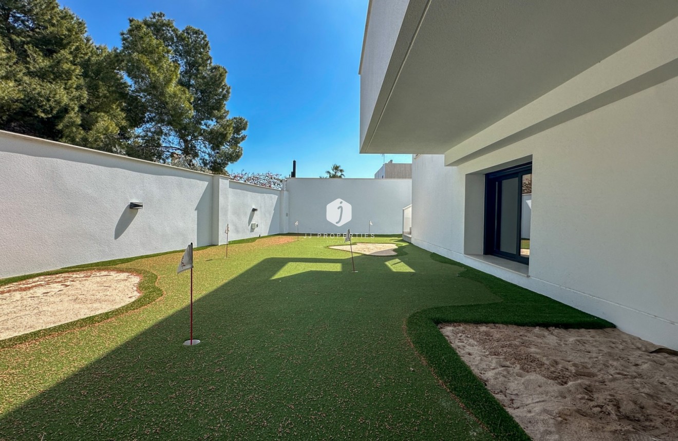 Aus zweiter Hand - Villa -
Orihuela Costa - Costa Blanca