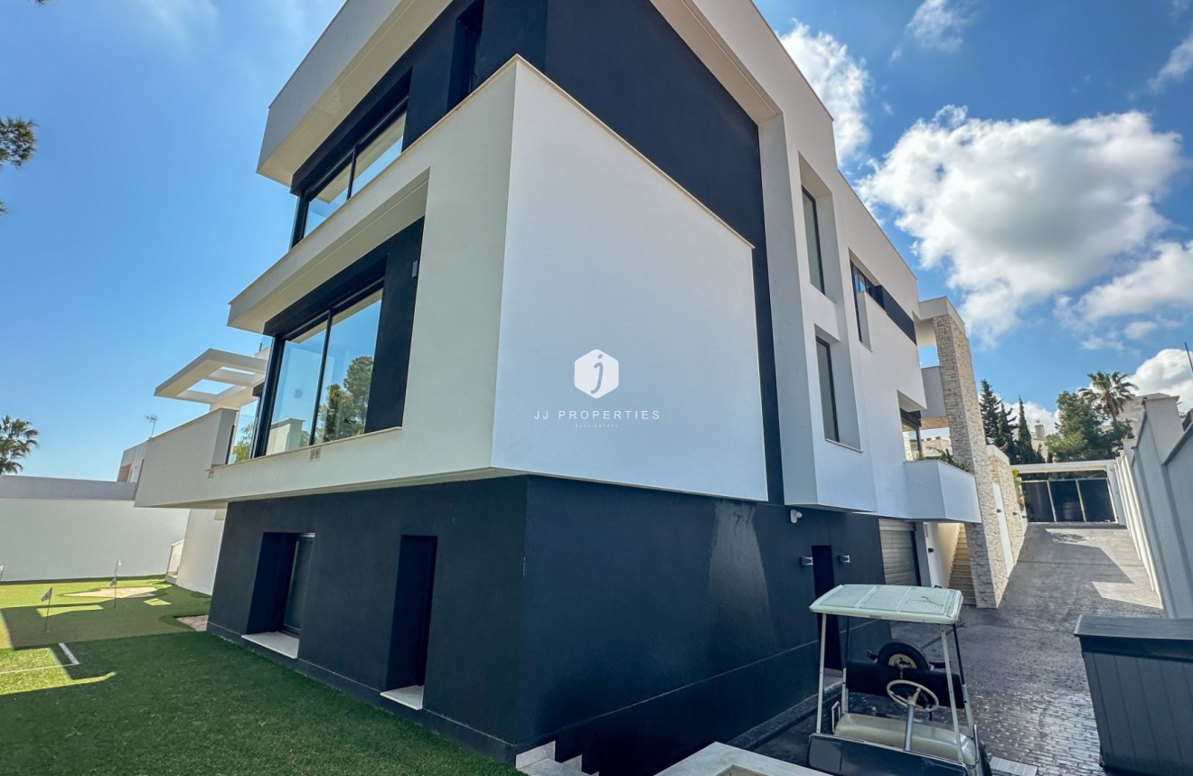 Aus zweiter Hand - Villa -
Orihuela Costa - Costa Blanca