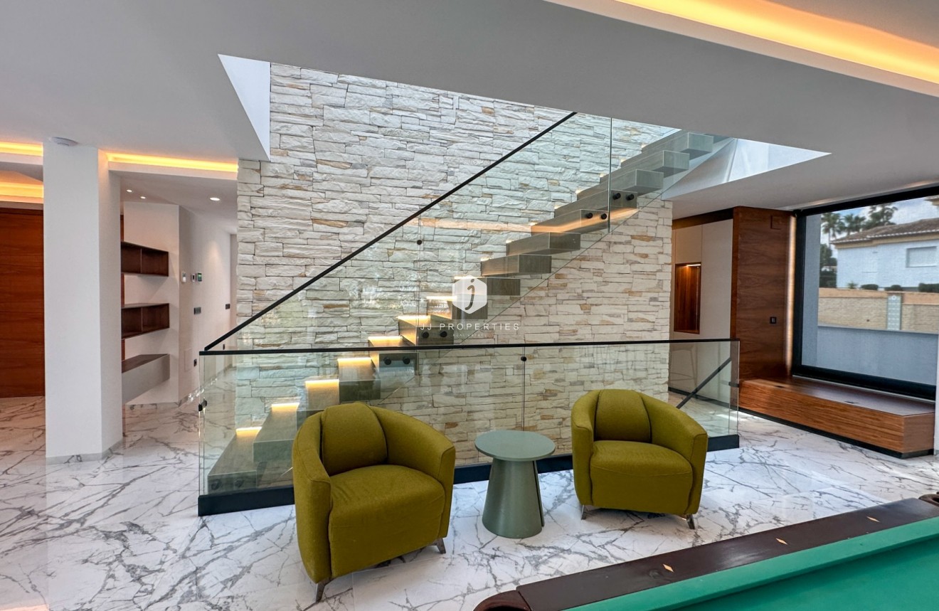 Aus zweiter Hand - Villa -
Orihuela Costa - Costa Blanca