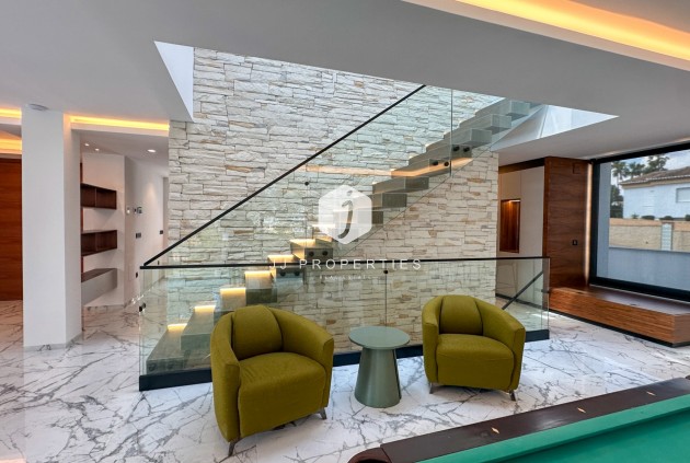 Aus zweiter Hand - Villa -
Orihuela Costa - Costa Blanca