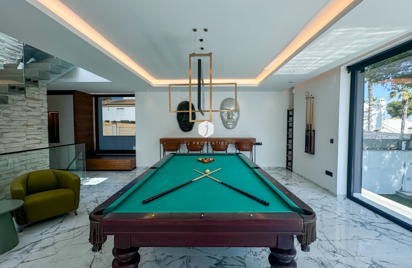 Aus zweiter Hand - Villa -
Orihuela Costa - Costa Blanca