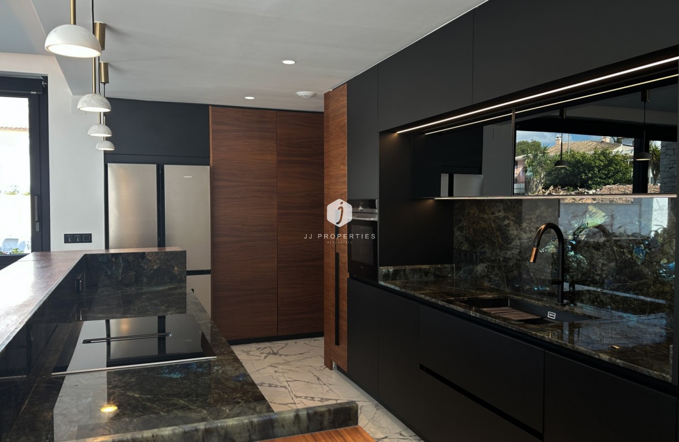 Aus zweiter Hand - Villa -
Orihuela Costa - Costa Blanca