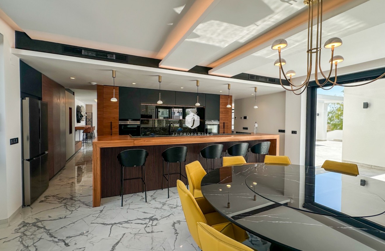 Aus zweiter Hand - Villa -
Orihuela Costa - Costa Blanca