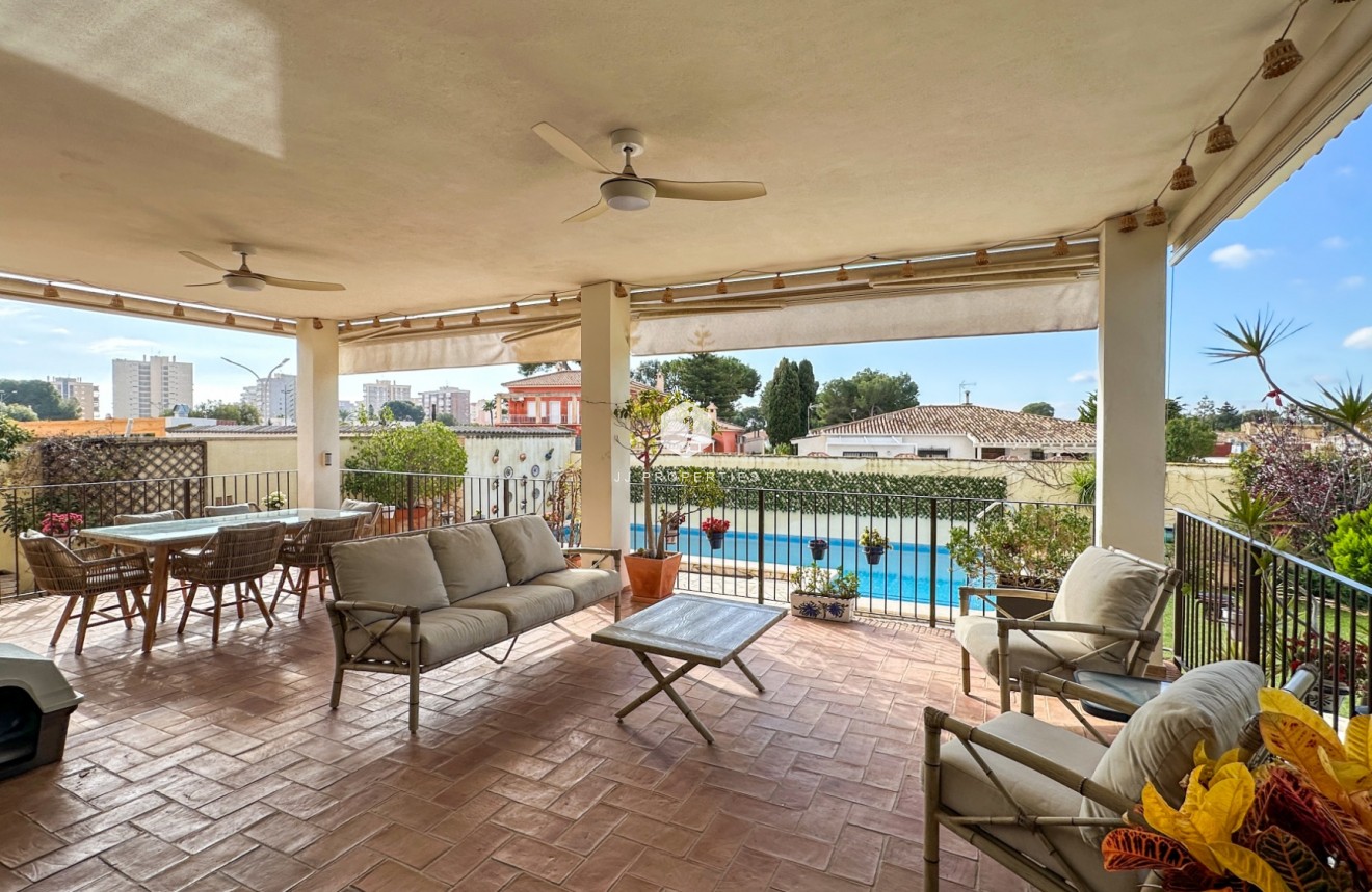 Z drugiej ręki - Villa -
Dehesa de Campoamor - Costa Blanca