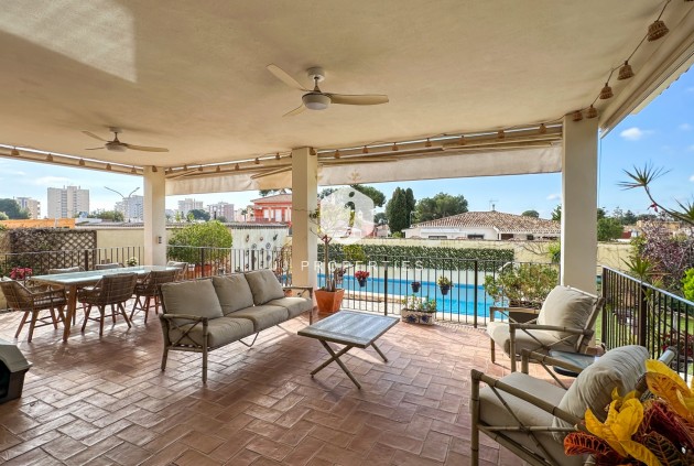 Z drugiej ręki - Villa -
Dehesa de Campoamor - Costa Blanca