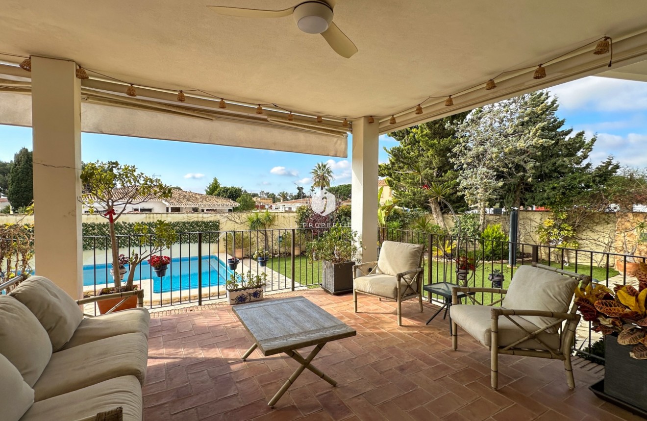 Z drugiej ręki - Villa -
Dehesa de Campoamor - Costa Blanca