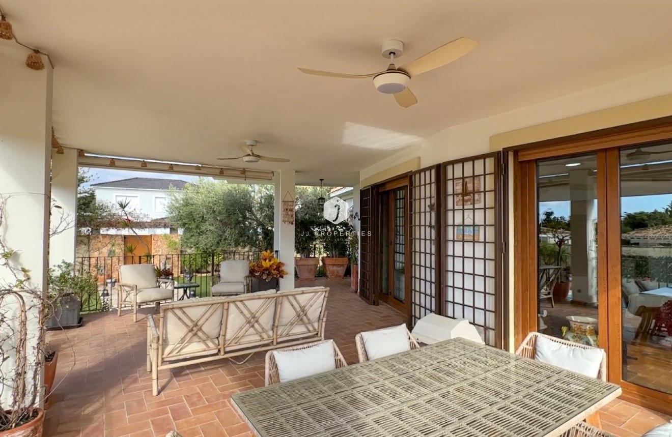 Z drugiej ręki - Villa -
Dehesa de Campoamor - Costa Blanca