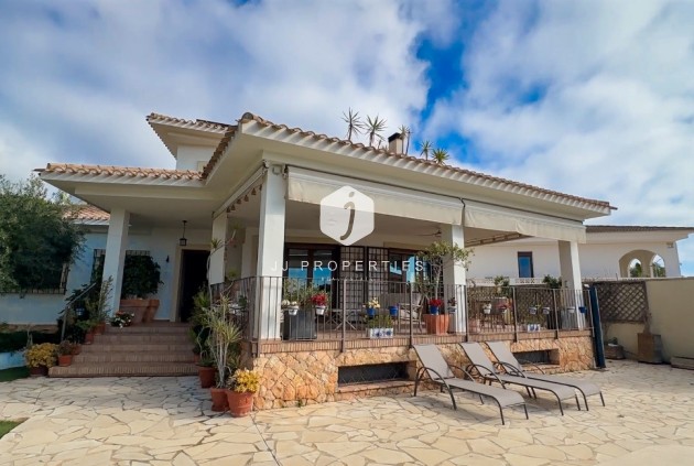 Z drugiej ręki - Villa -
Dehesa de Campoamor - Costa Blanca